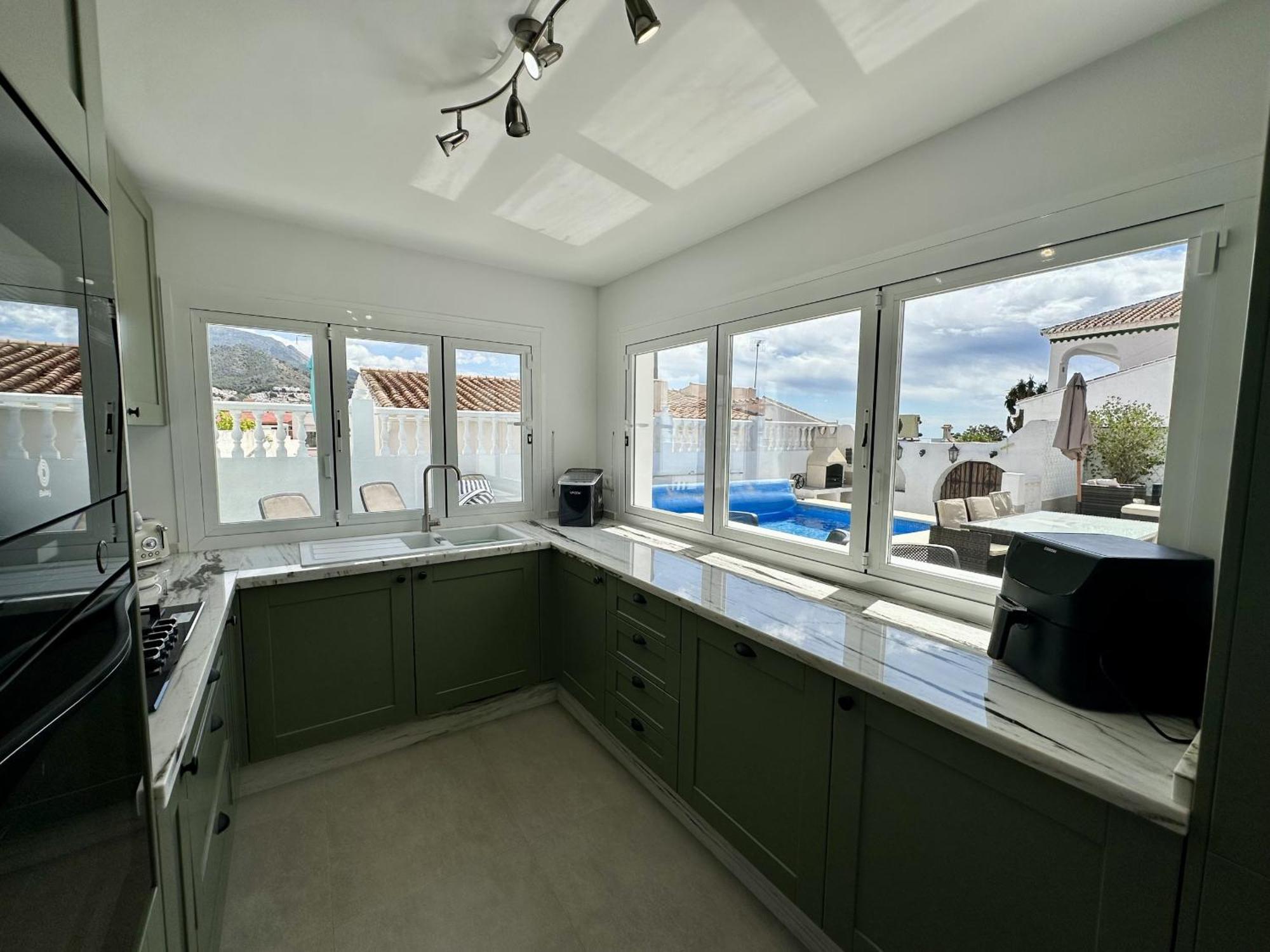 R1385 Emma Chalet *