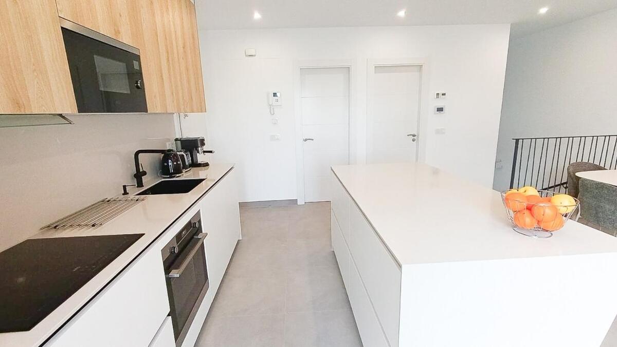 A2502 Sky Hill Modern 3-bedroom In Сasa de vacaciones Nerja