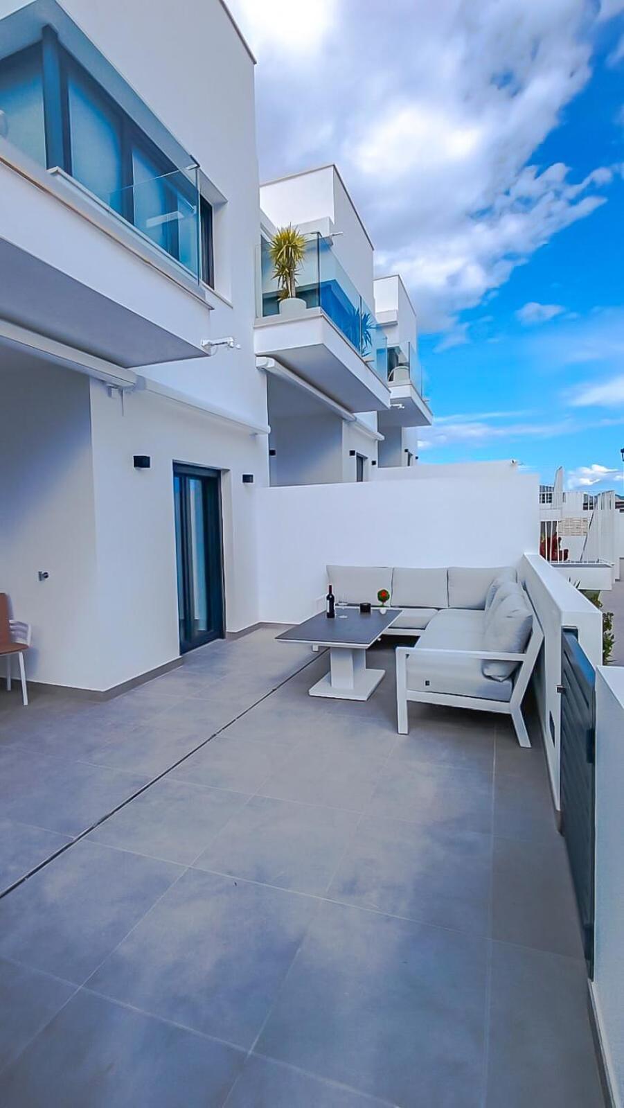 A2502 Sky Hill Modern 3-bedroom In Сasa de vacaciones Nerja