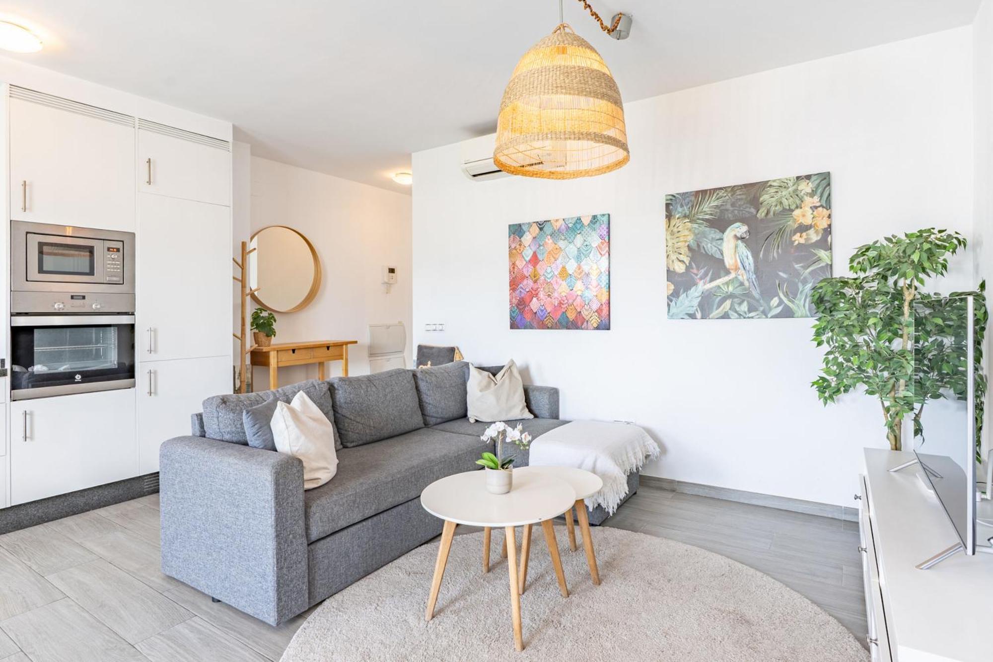Penthouse Gloria