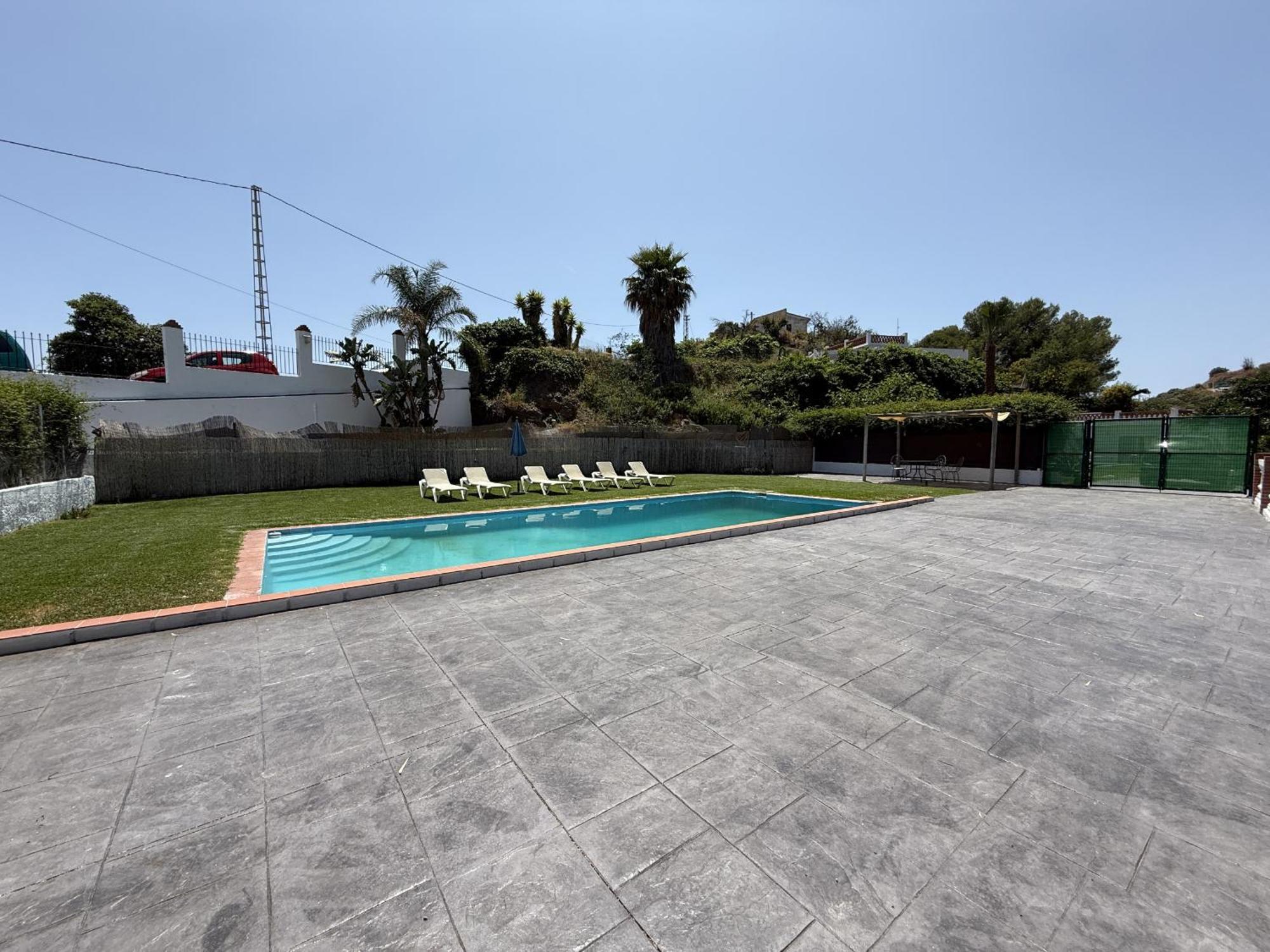 Paradise - Alminares