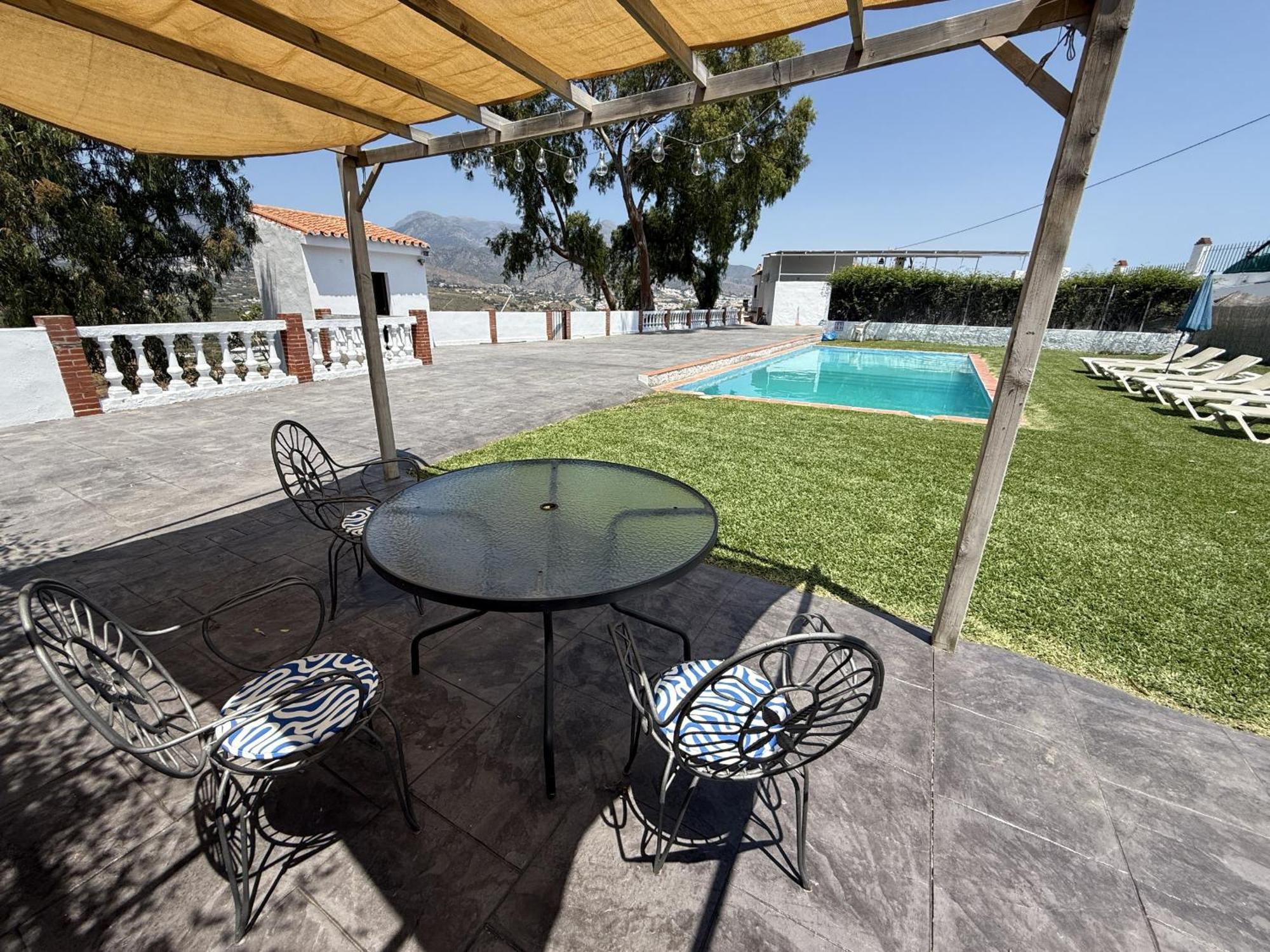 Paradise - Alminares Villa Nerja