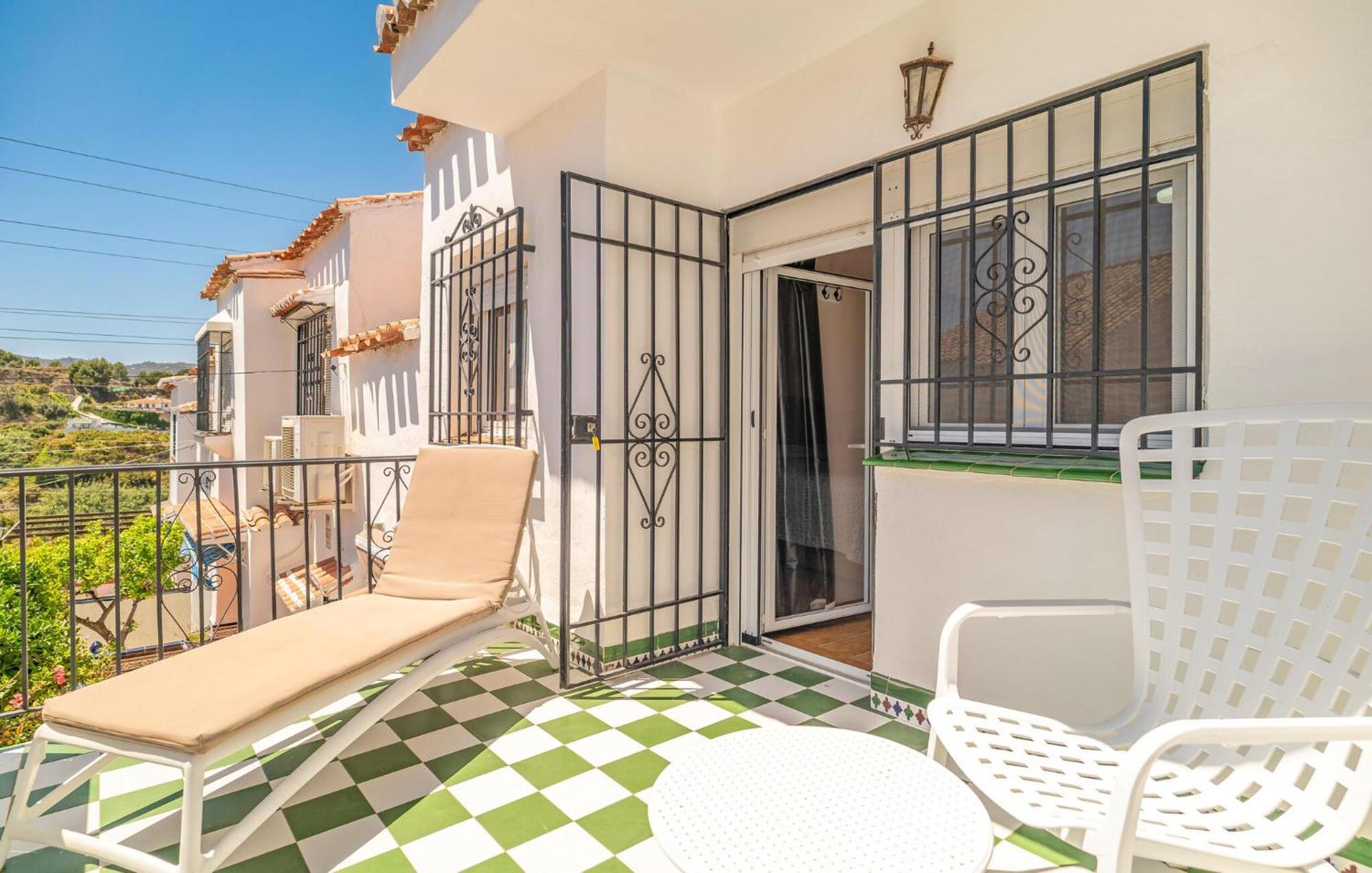Casa de férias Beautiful In With Kitchenette Nerja