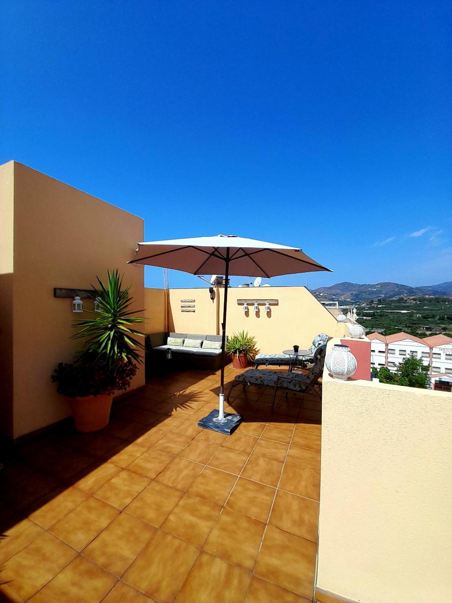 Atico Fresco Y Luminoso Con Aparcamiento Privado Apartamento Nerja