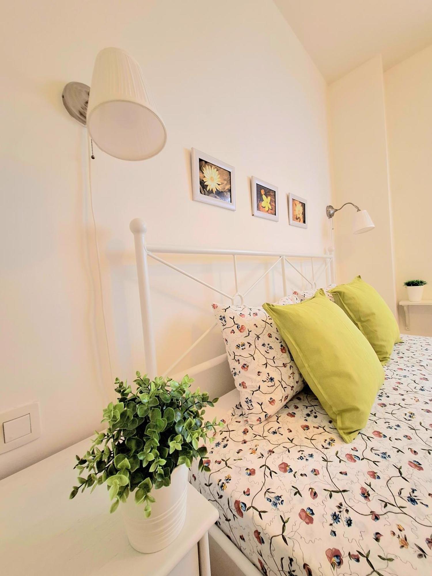 Atico Fresco Y Luminoso Con Aparcamiento Privado Apartamento