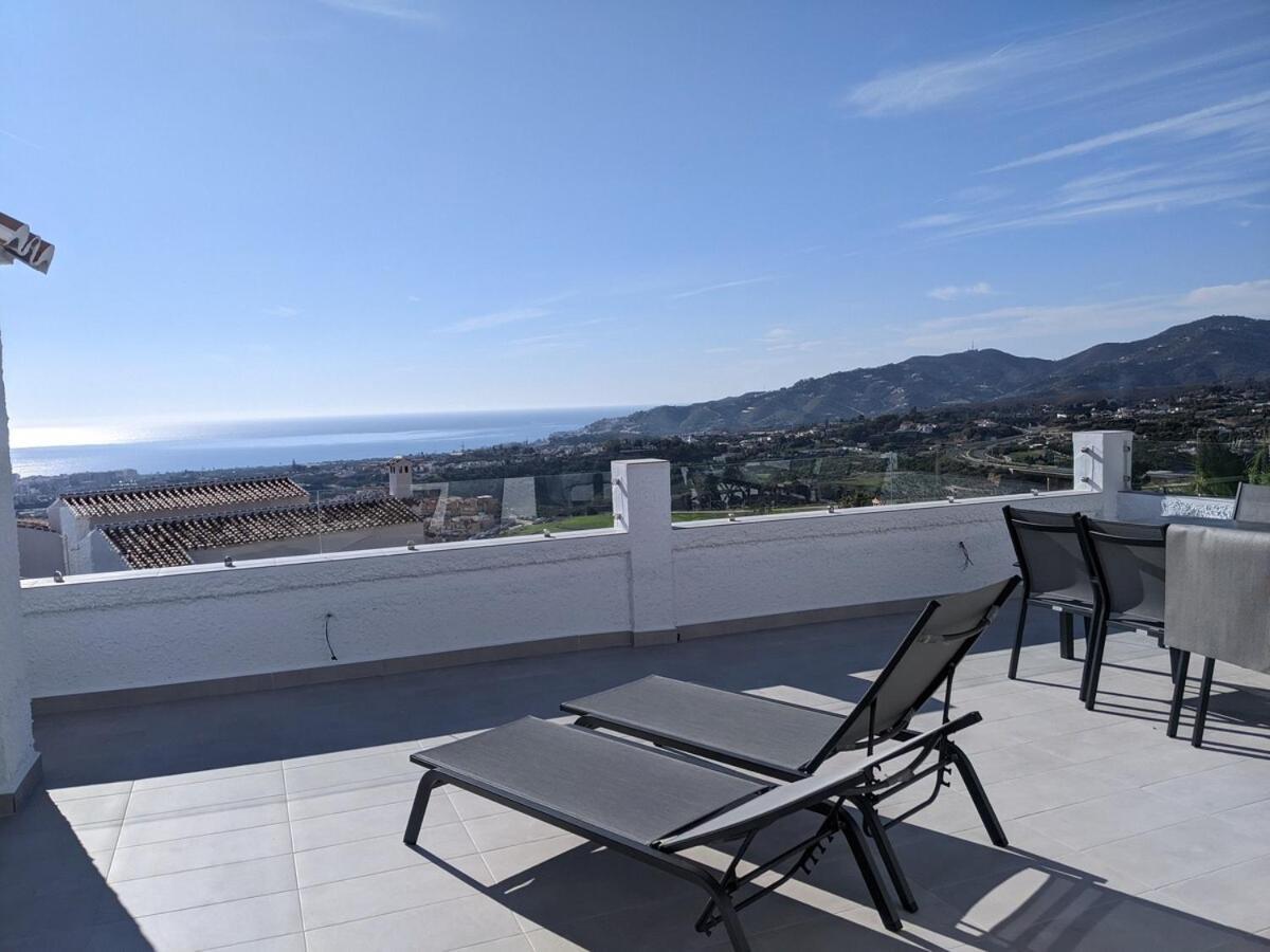 Completely Renovated Large Apt, Amazing Sea Views *