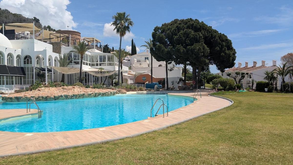 Completely Renovated Large Apt, Amazing Sea Views Nerja
