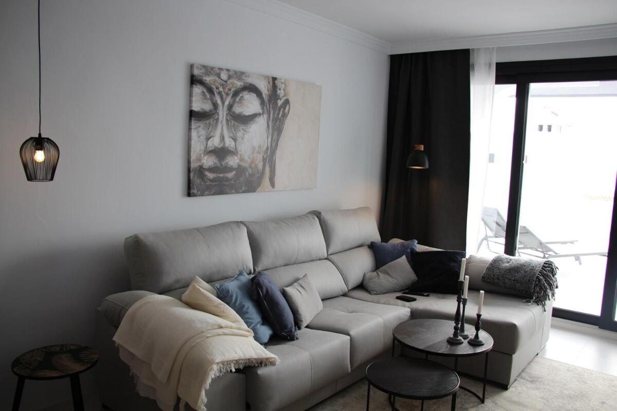 Completely Renovated Large Apt, Amazing Sea Views *