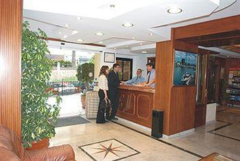 Mediterraneo Apts Apartamento Nerja