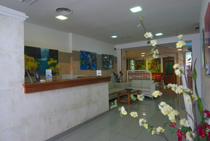 Hotel Puerta Del Mar 3*
