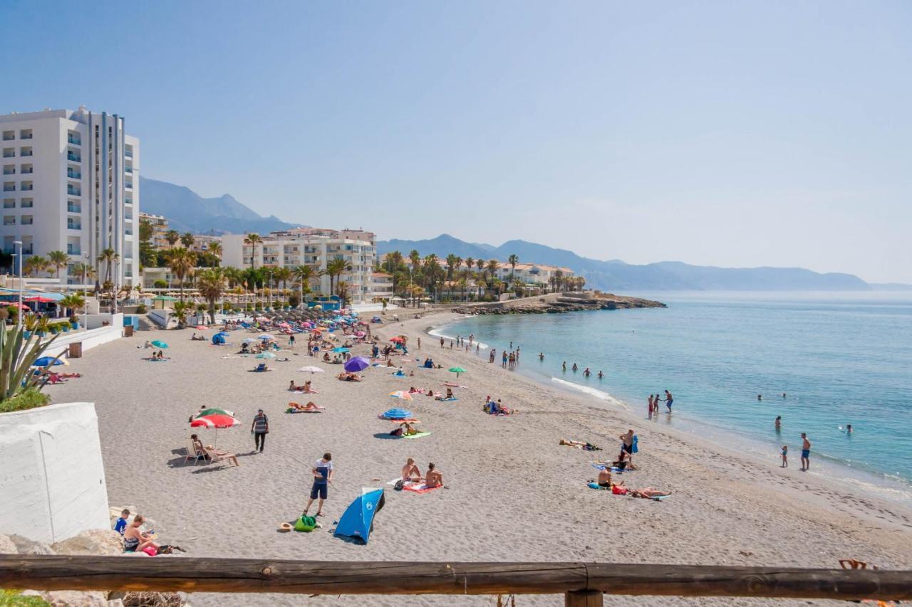 Neptuno Playa Canovas * Nerja
