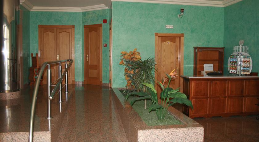 Andalucia Edificio Cantares