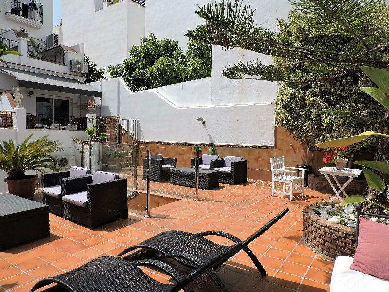 Abril Pensión Nerja