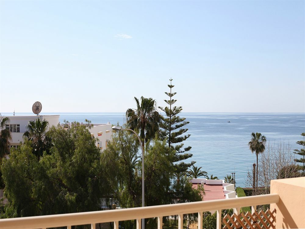 Andalucia - Edificio Cantares Hotel Nerja