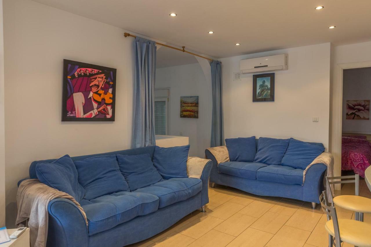 Villa Opp Beach Nerja, Costa Del Sol. Sleeps 12+ Nerja