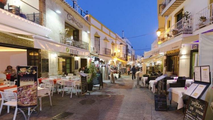 1 * Nerja