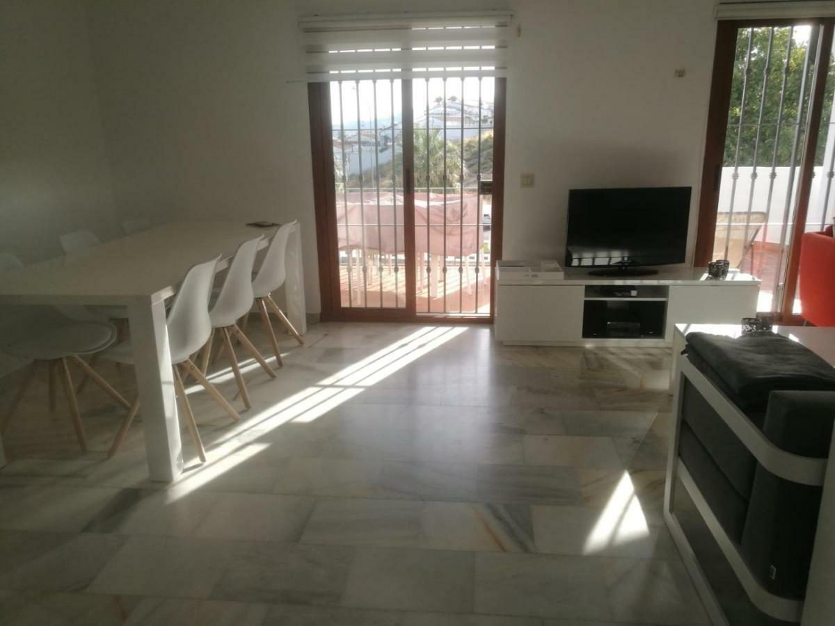 Holiday home Adosado En Urb Flamingo Nerja