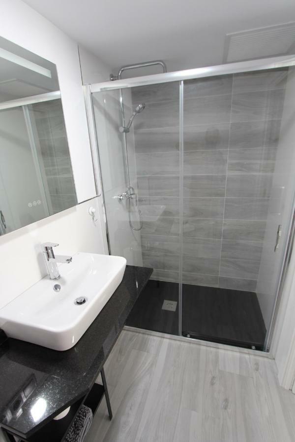 2 Gran8nerja Nerja