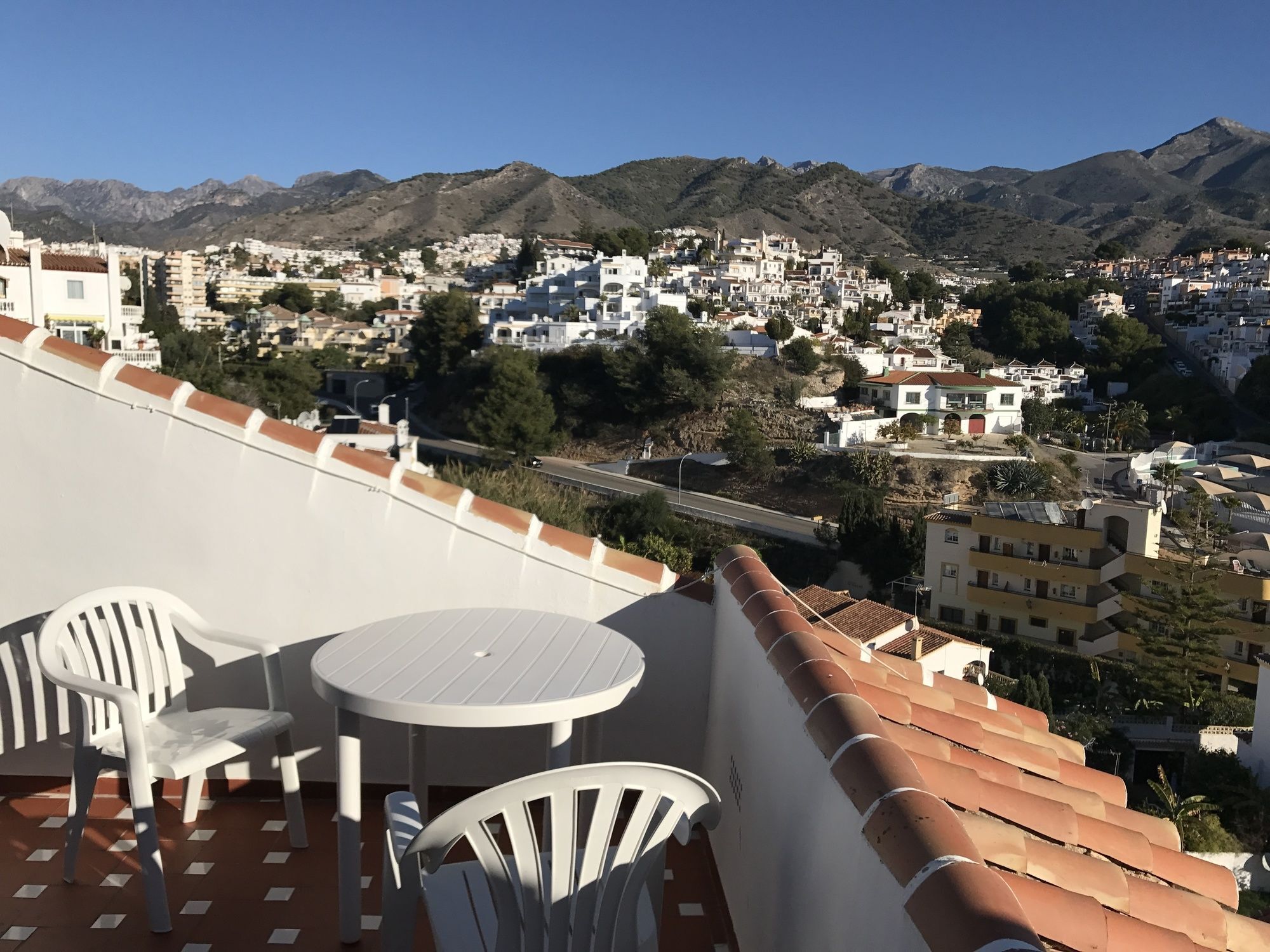 Alamar Burriana Playa Canovas * Nerja