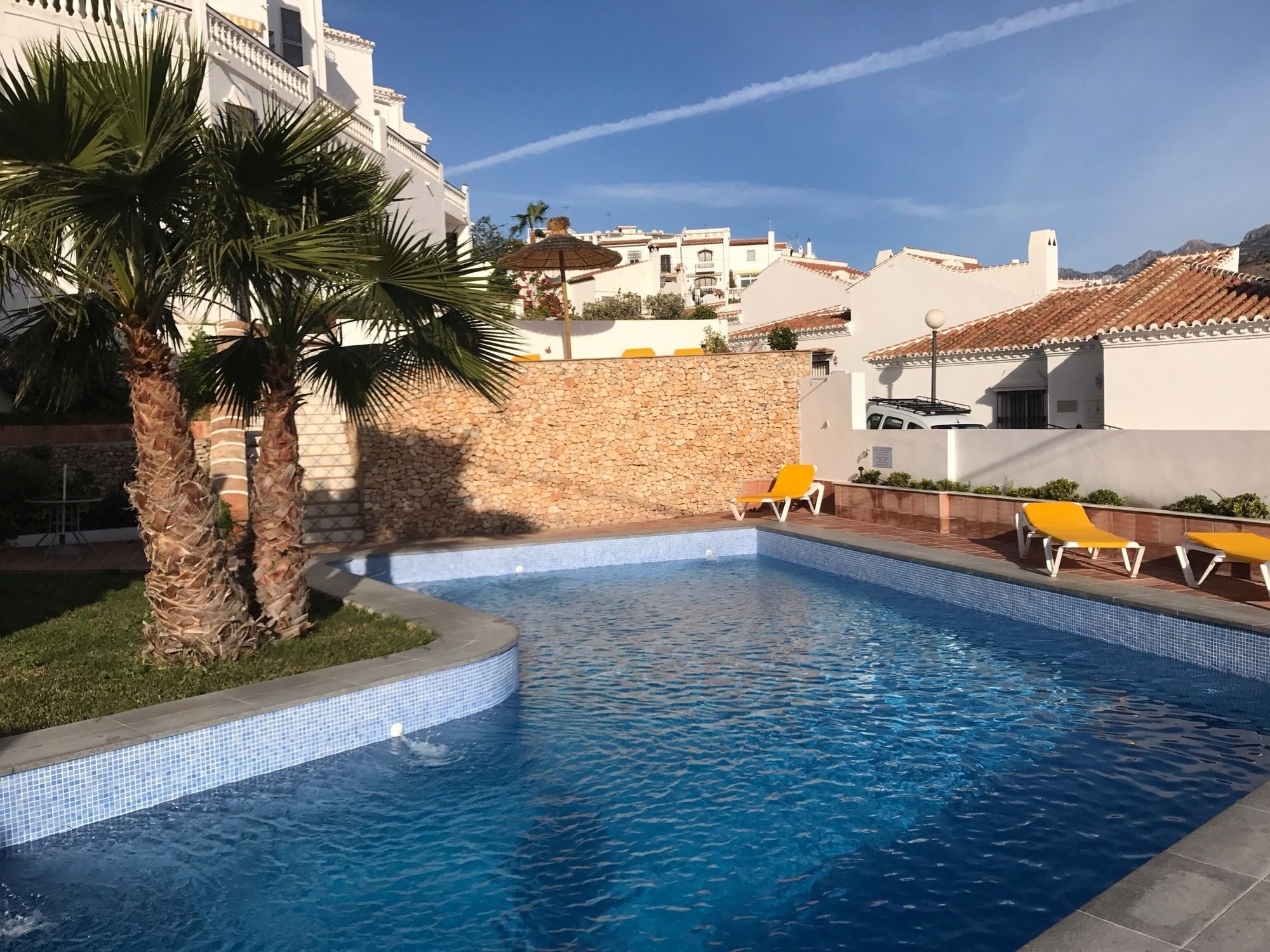 Alamar Burriana Playa Canovas * Nerja