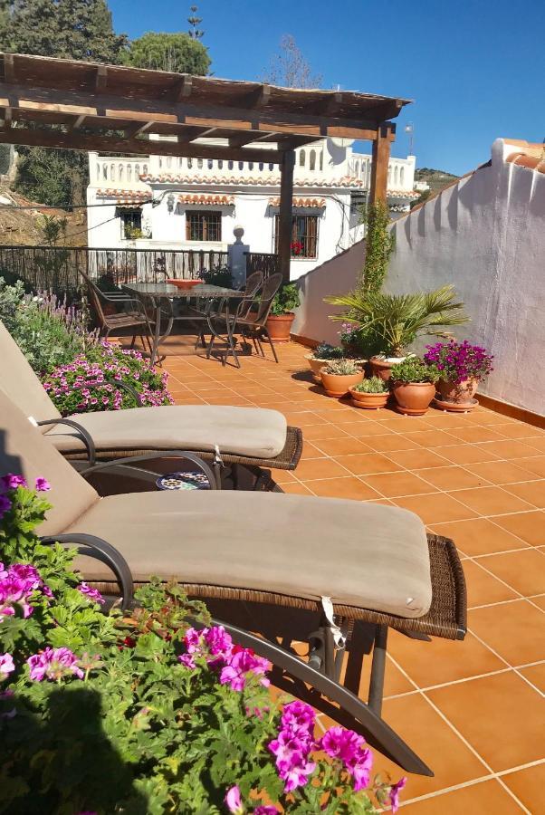 Urb. Punta Lara Calle Angelines 40 * Nerja