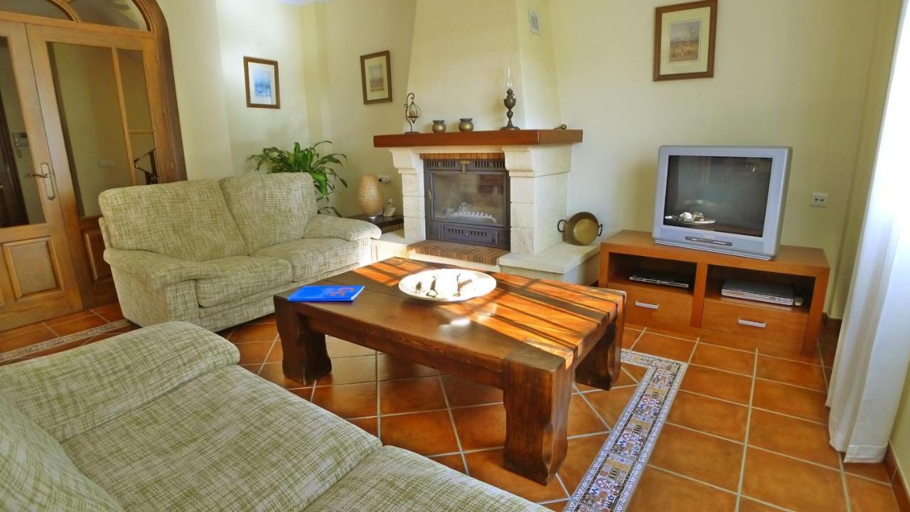 R1044 - Karina Villa Nerja