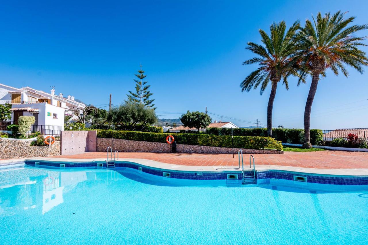 Violetas, Villa Nerja