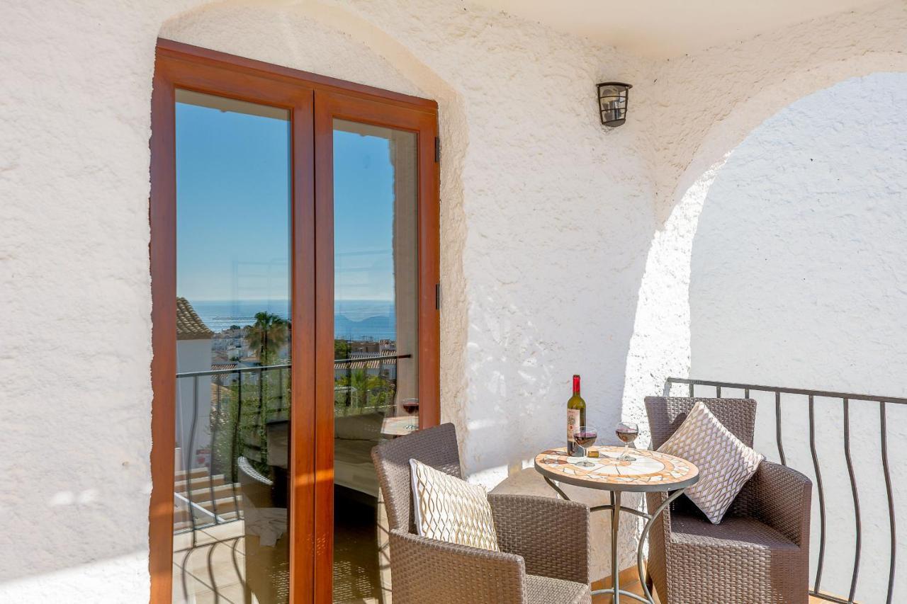 Villa Violetas, *
