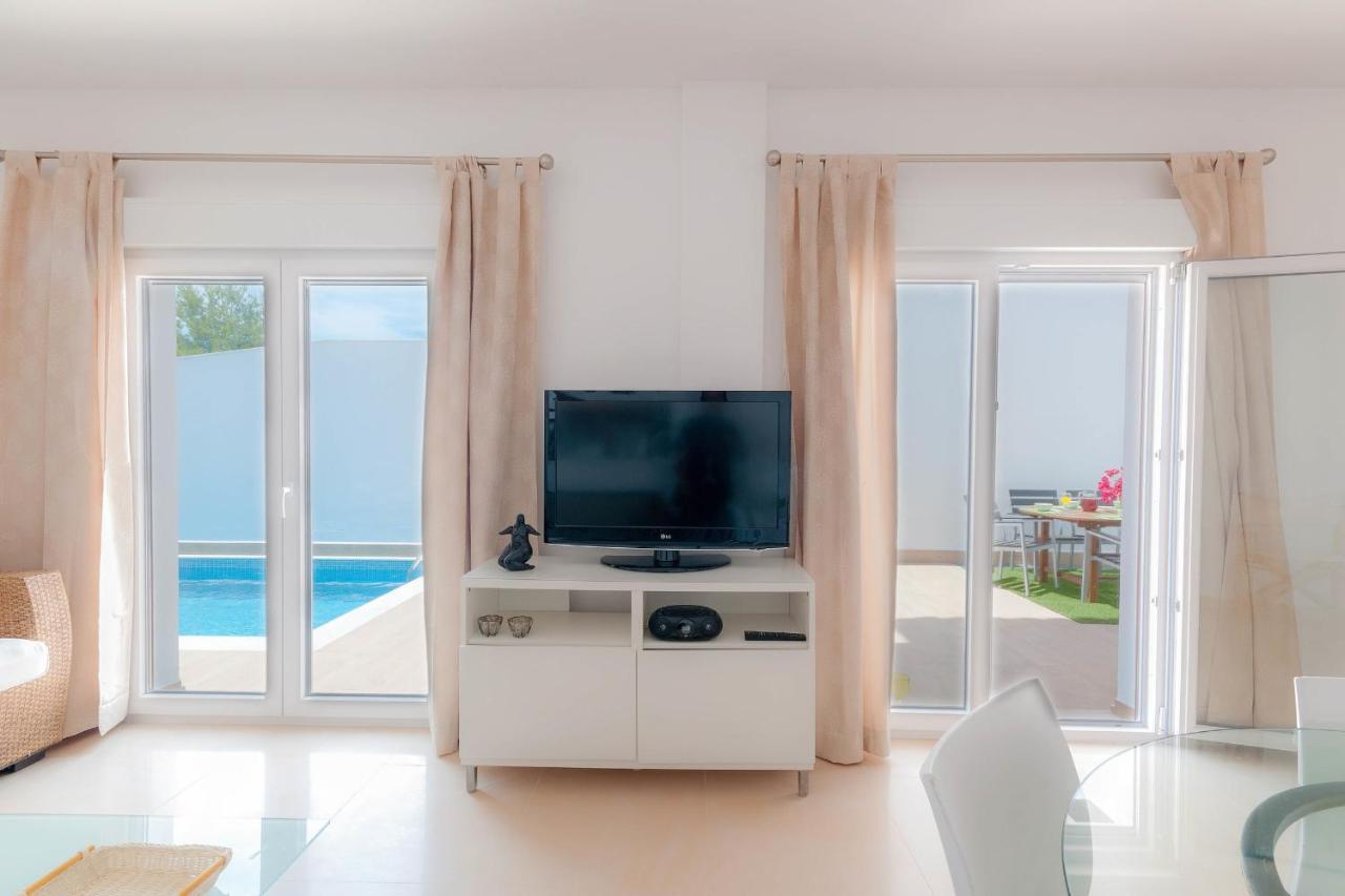 Villa Paradise - Lily Nerja