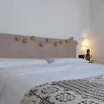 New Boho Home With Balcony, Private Garden And Communal Pool