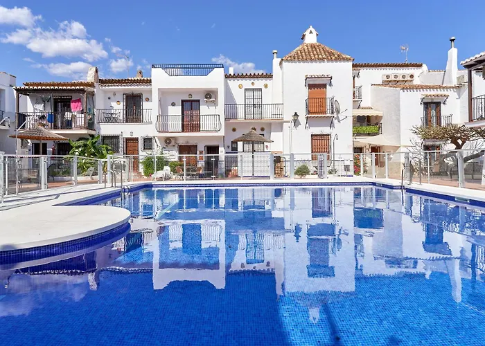 Charming Townhouse In Nueva Nerja