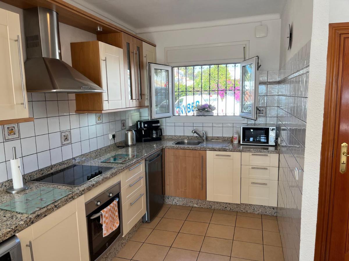 Delightful Burriana House With Magnificent & Sea Views. Сasa de vacaciones *