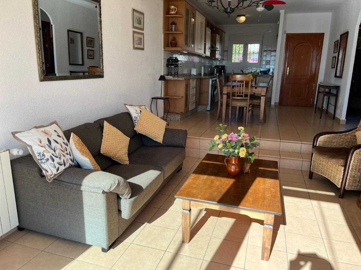 Delightful Burriana House With Magnificent & Sea Views. Сasa de vacaciones