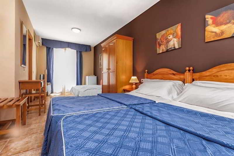 Hotel Al-andalus 3*