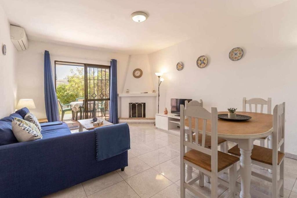Tropicana Townhouse, 2 Bedroom Apartment Nerja