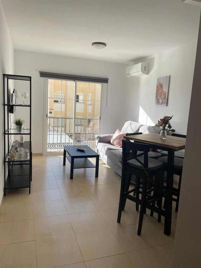 En El Centro De Nerja. Apartment Nerja