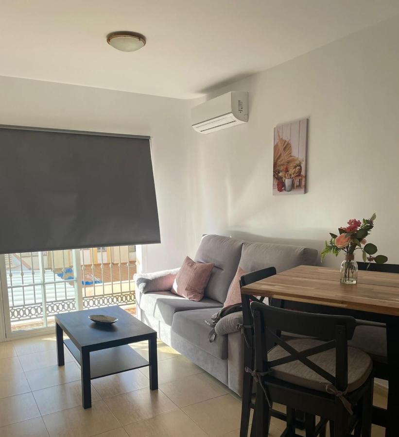 En El Centro De Nerja. Apartment
