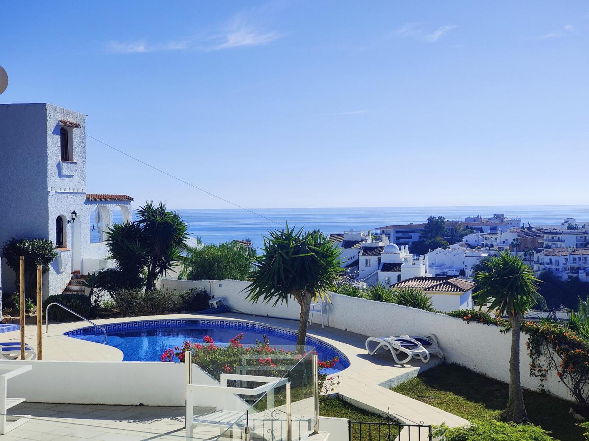 Ap393 - Almendros * Nerja