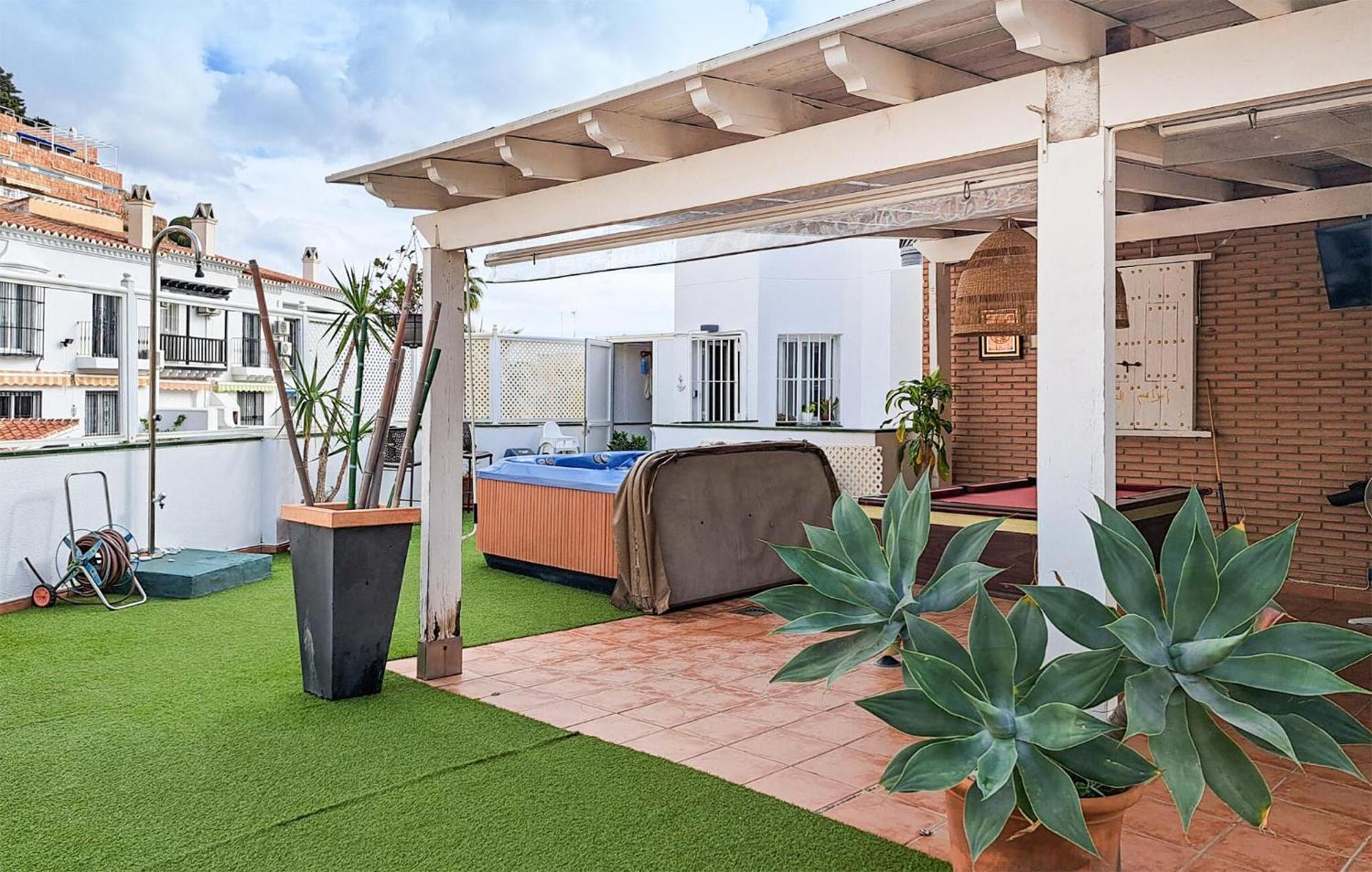 Apartamento Stunning In With Jacuzzi Nerja