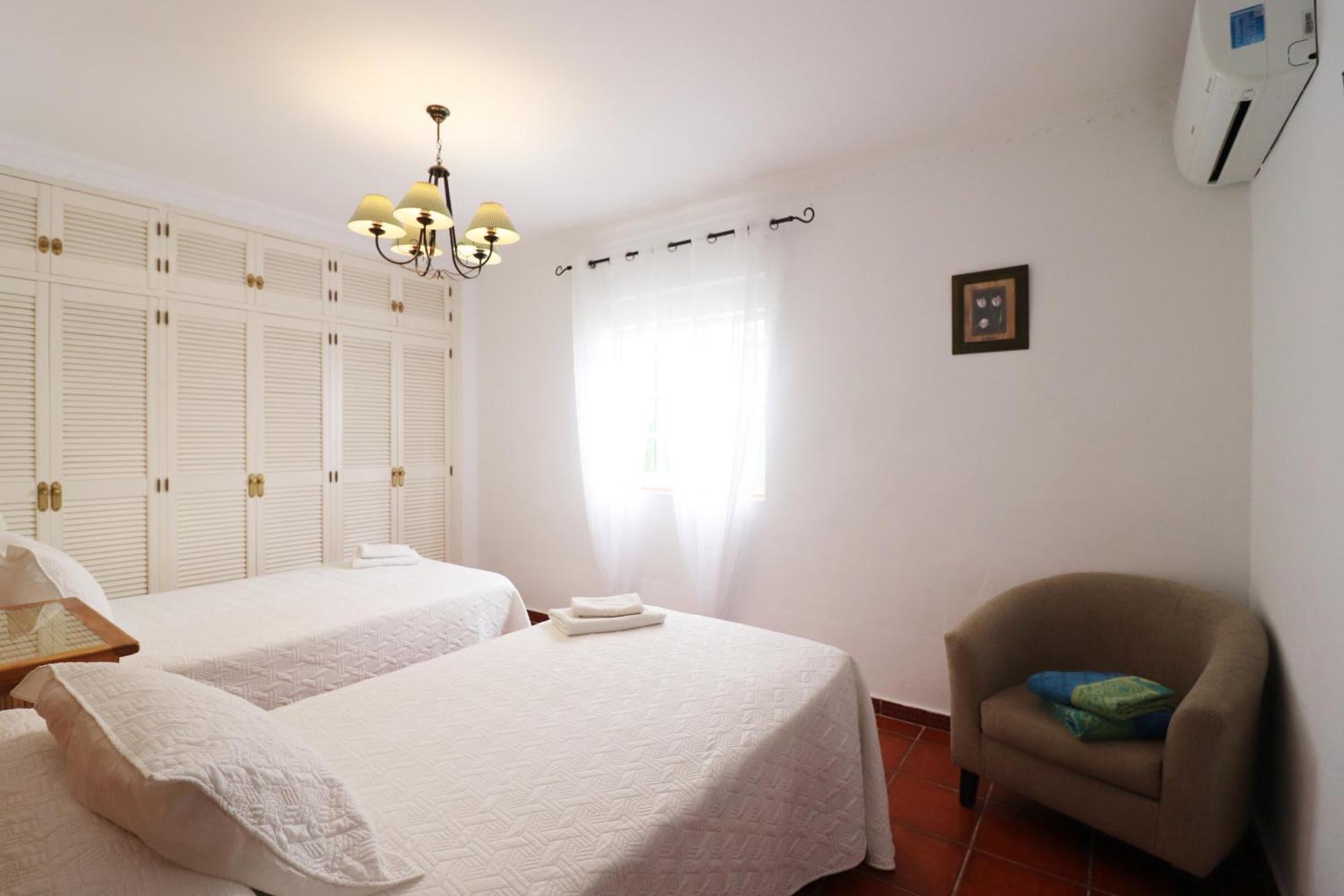 Jorge Spainsunrentals 1022 Pousada