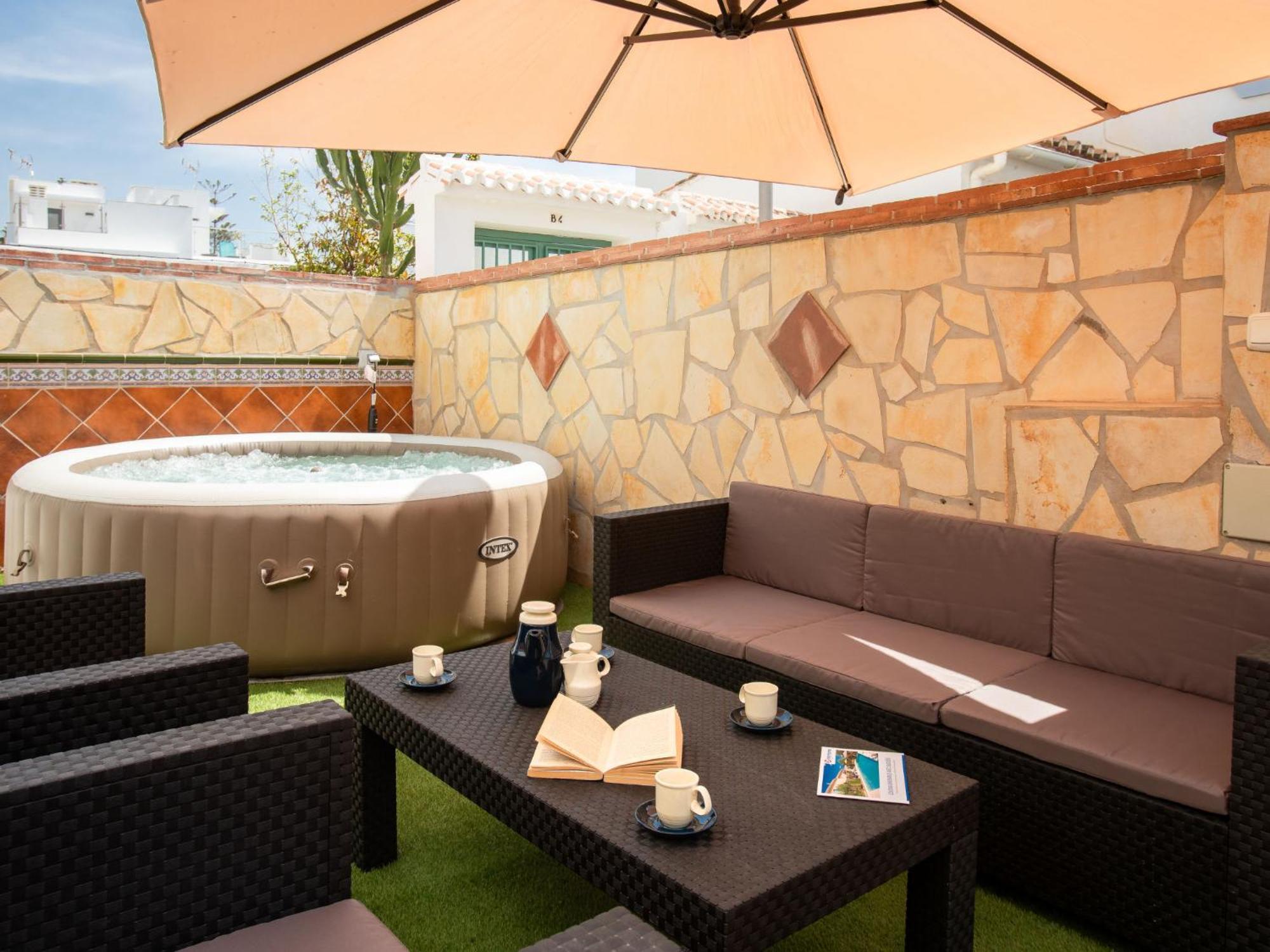 Casa de férias Town Center House With Jacuzzi *