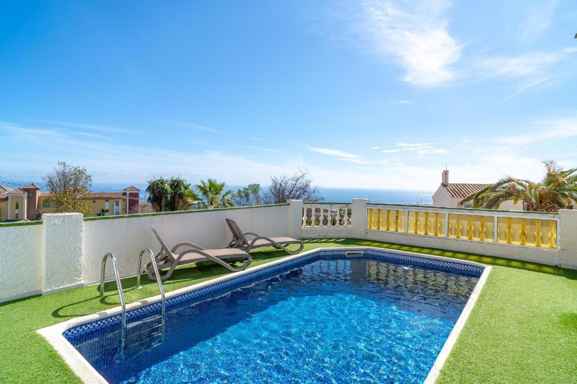Mit Privatpool Fuer 5 Personen Ca 100 Qm In Nerja, Andalusien Costa Del Sol