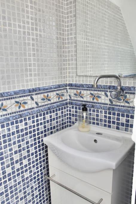 Coqueta Casita Cerca A La Playa Casa de férias Nerja