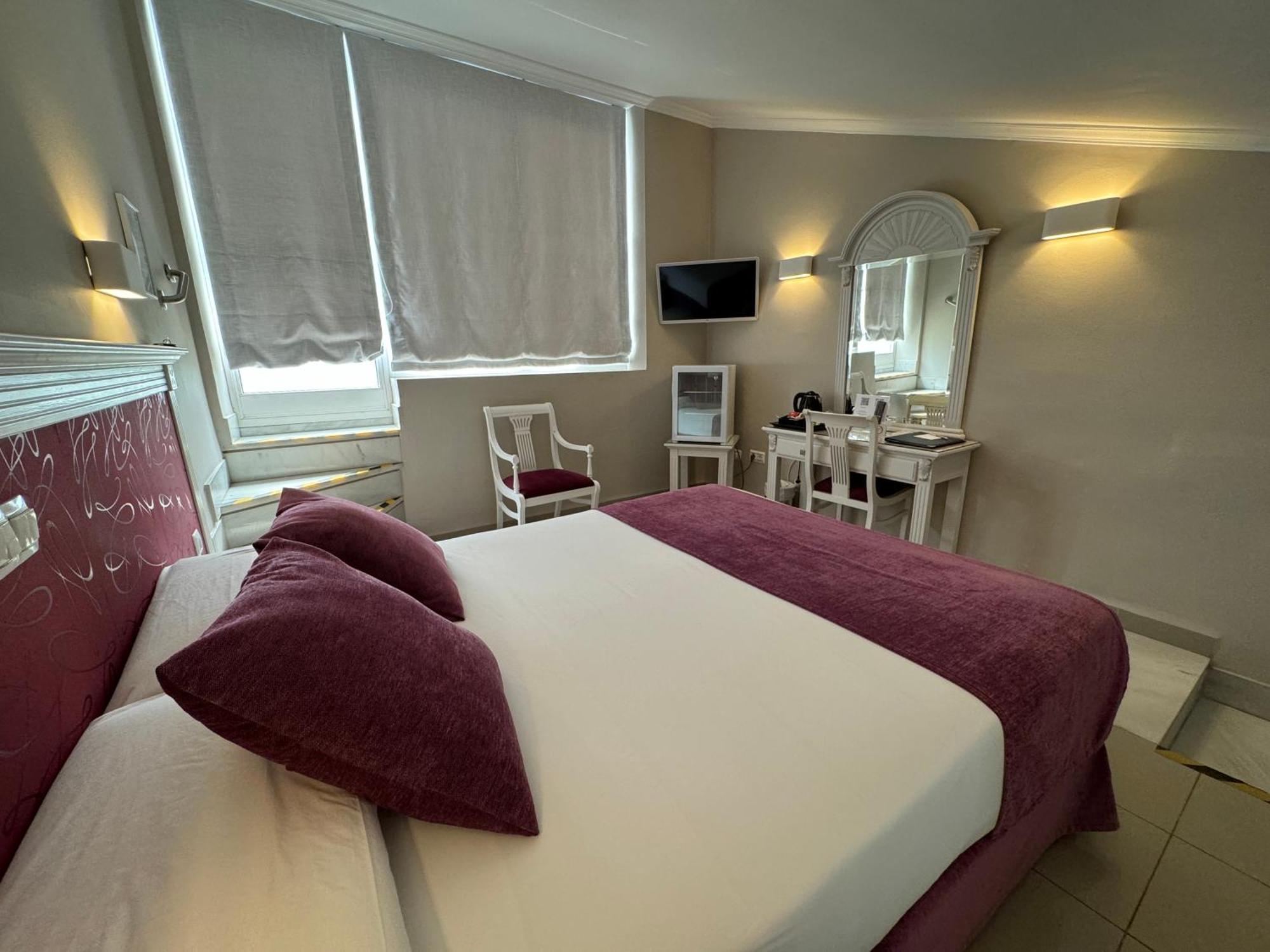 Plaza Cavana Hotel 3*