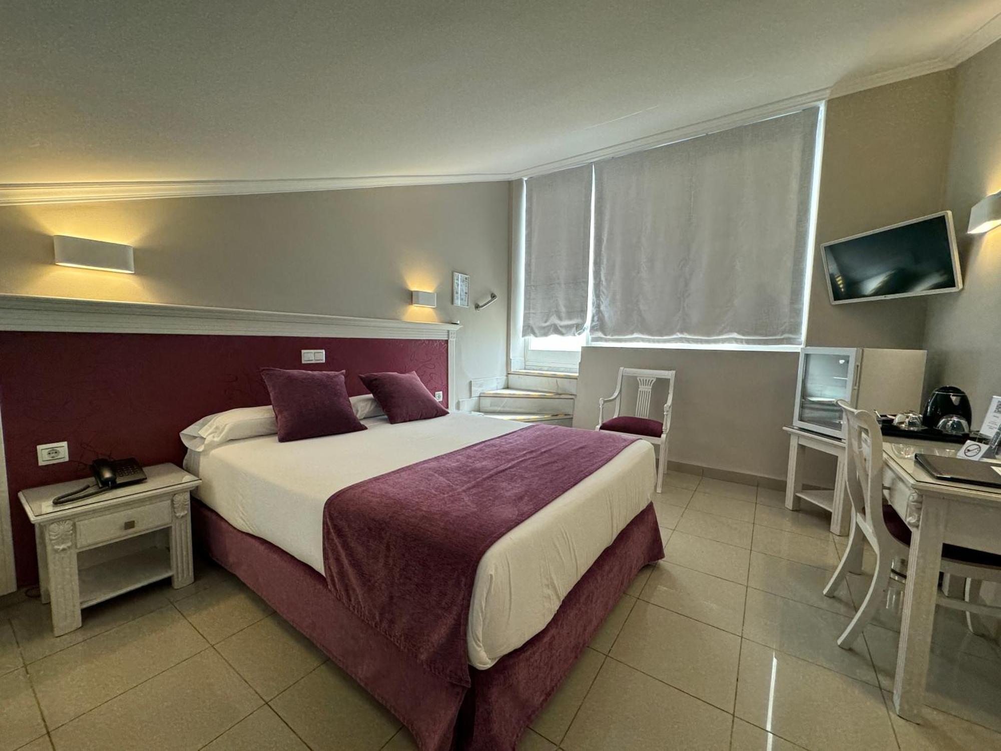 Hotel Plaza Cavana 3*