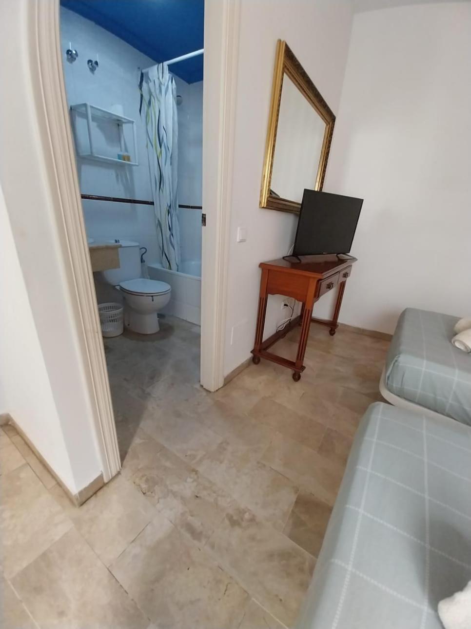 Hostel Montys Nerja
