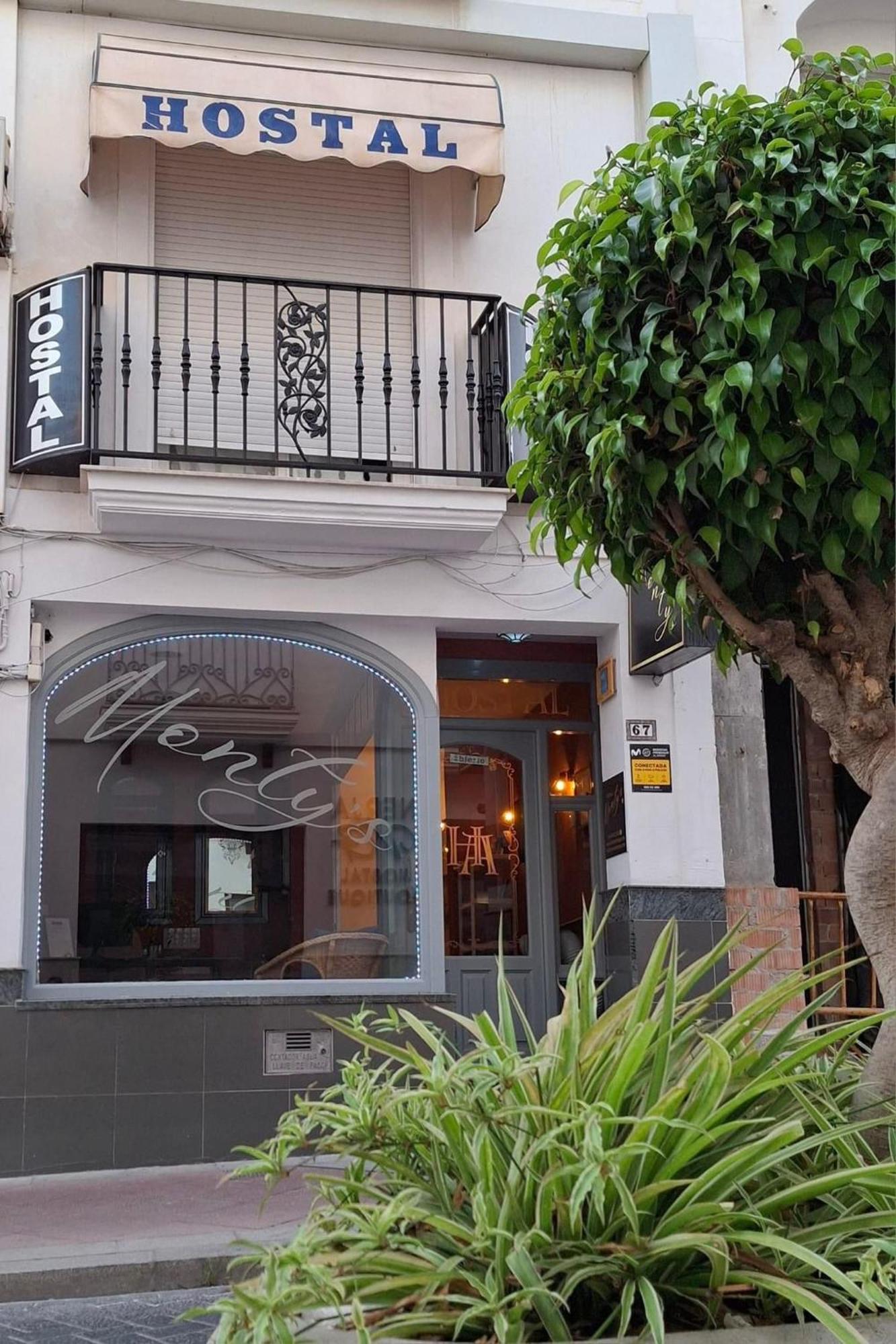 Hostel Montys