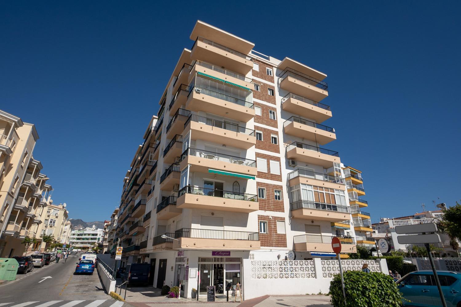 Edf Albaida I White Blue - Eurosur Apartment