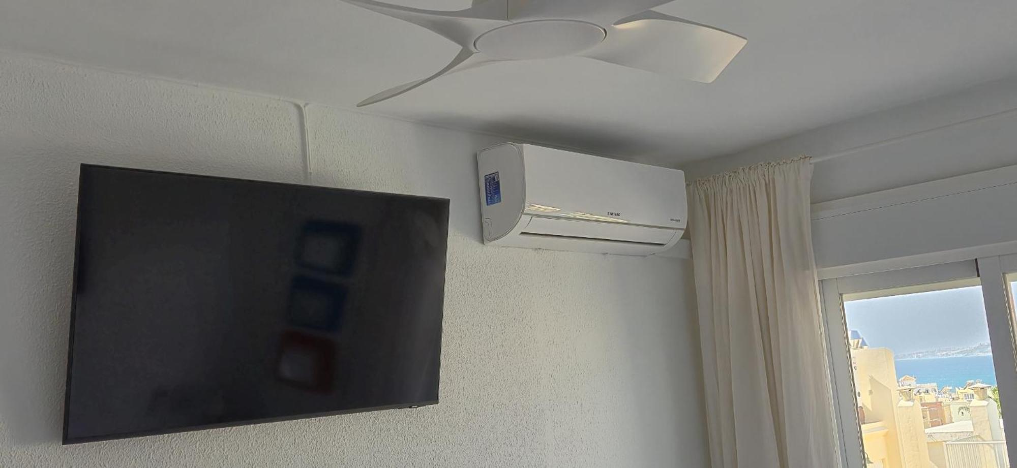 Edf Albaida I White Blue - Eurosur Apartment *