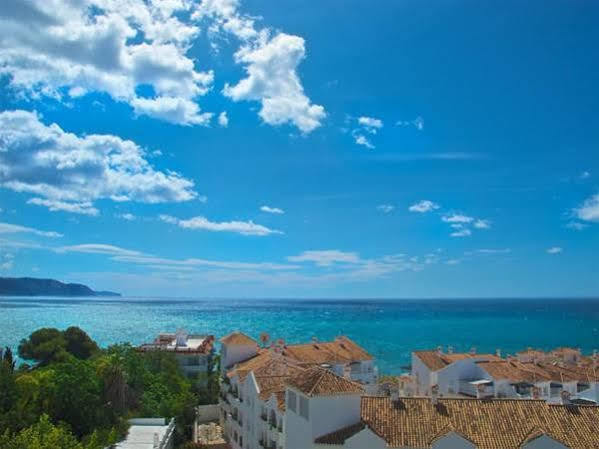 Alhambra - Adults Only 2*